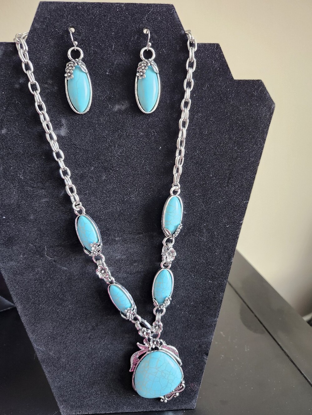 Turquoise Oval Pendant Necklace & Earrings Set - Silver Tone
